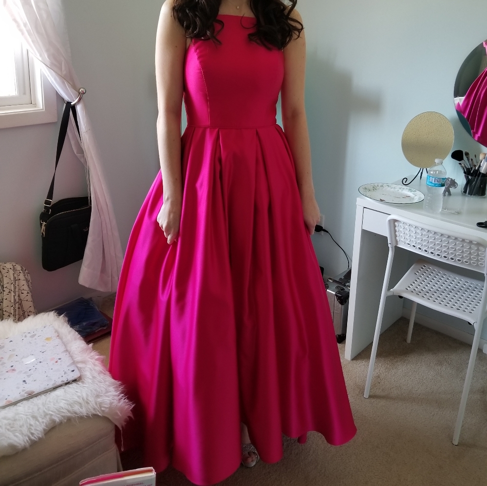 Betsy and Abam formal satin high low dress size 4 color pink.